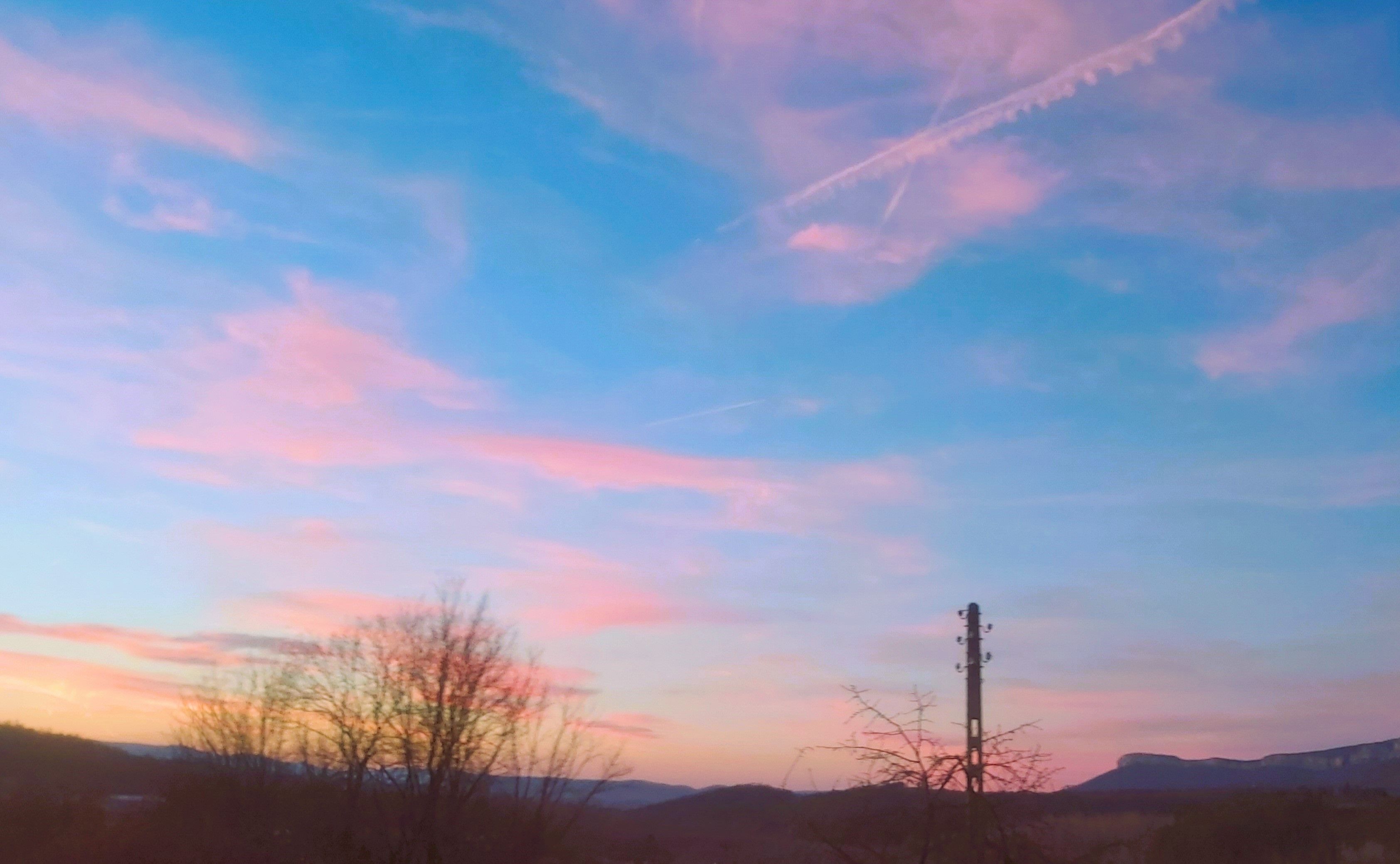 непубликувано нещо